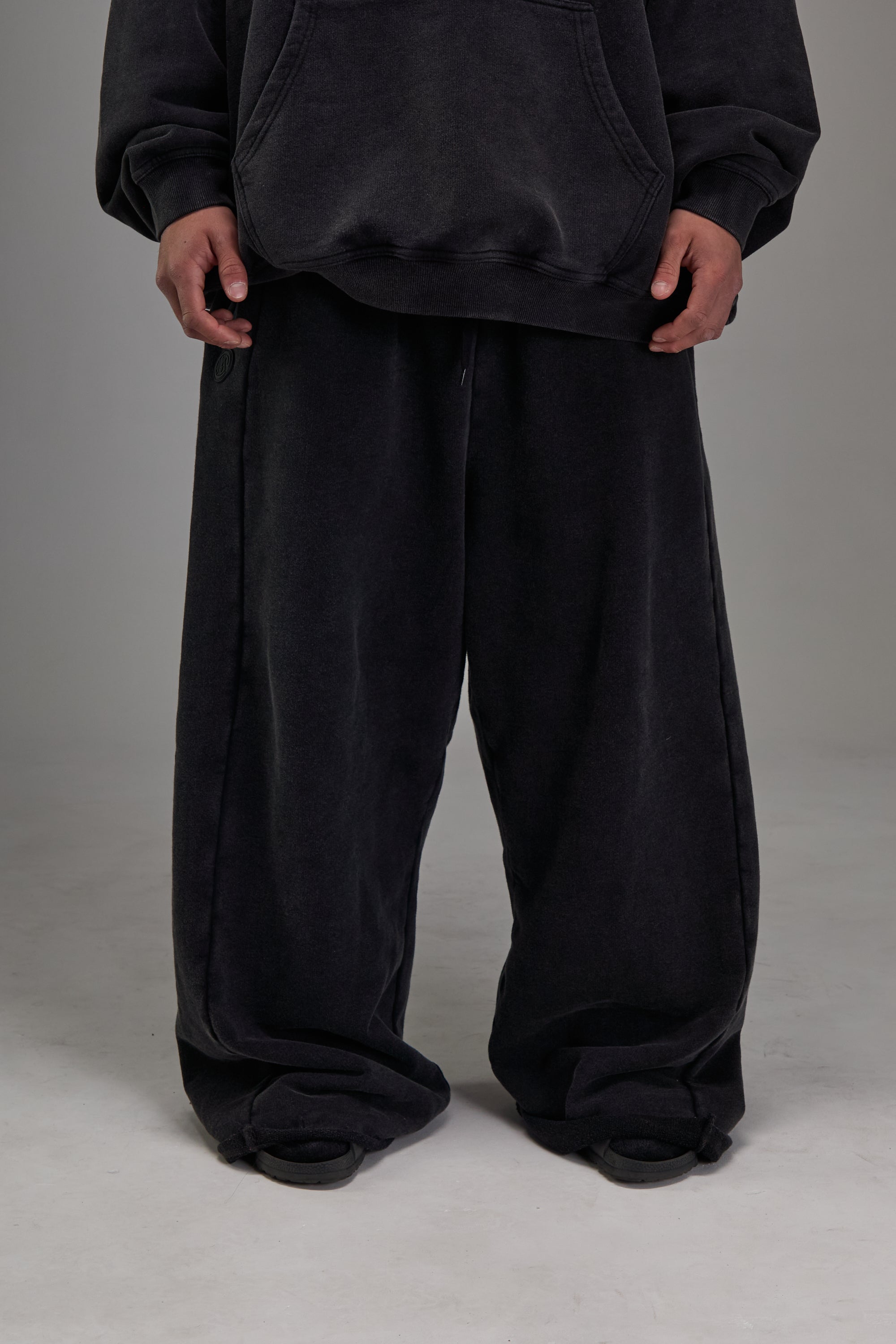 パンツ STRONG 004 sweat pants black size:46 パンツ STRONG 004 sweat pants black size:46 CORE SWEATPANTS