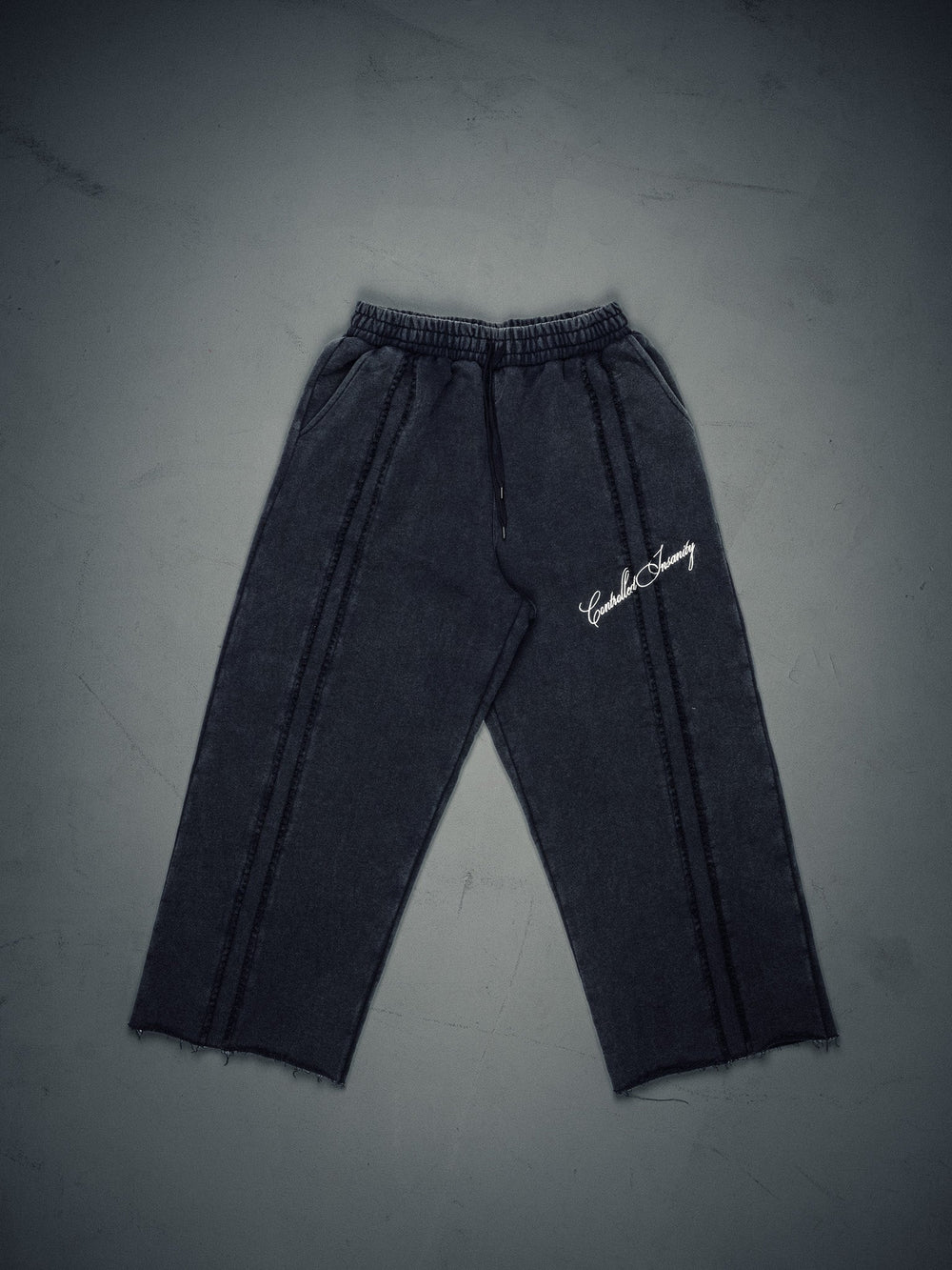 Signature Wideleg Sweats - Faded Black