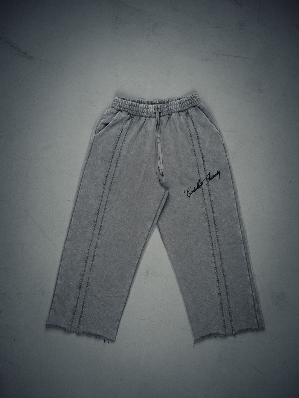 Signature Wideleg Sweats - Grey
