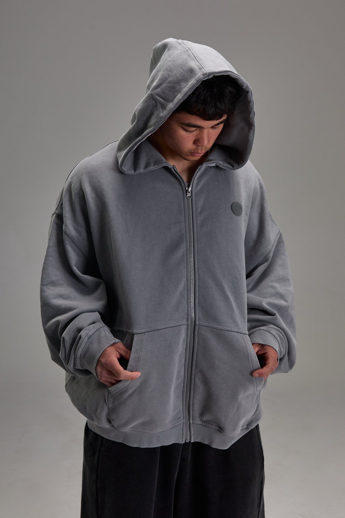 Embossed Heavyweight Zip-up - Grey