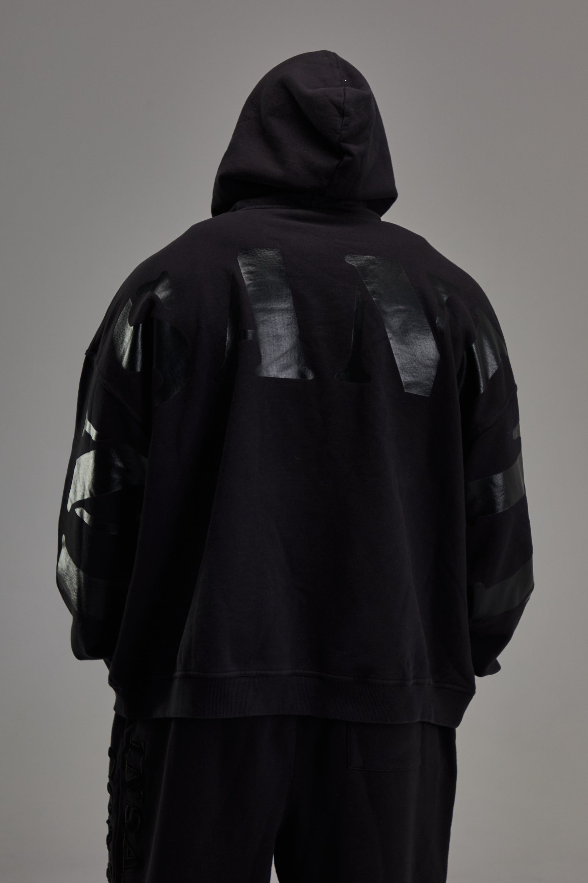 Blackout Pullover – Controlled Insanity