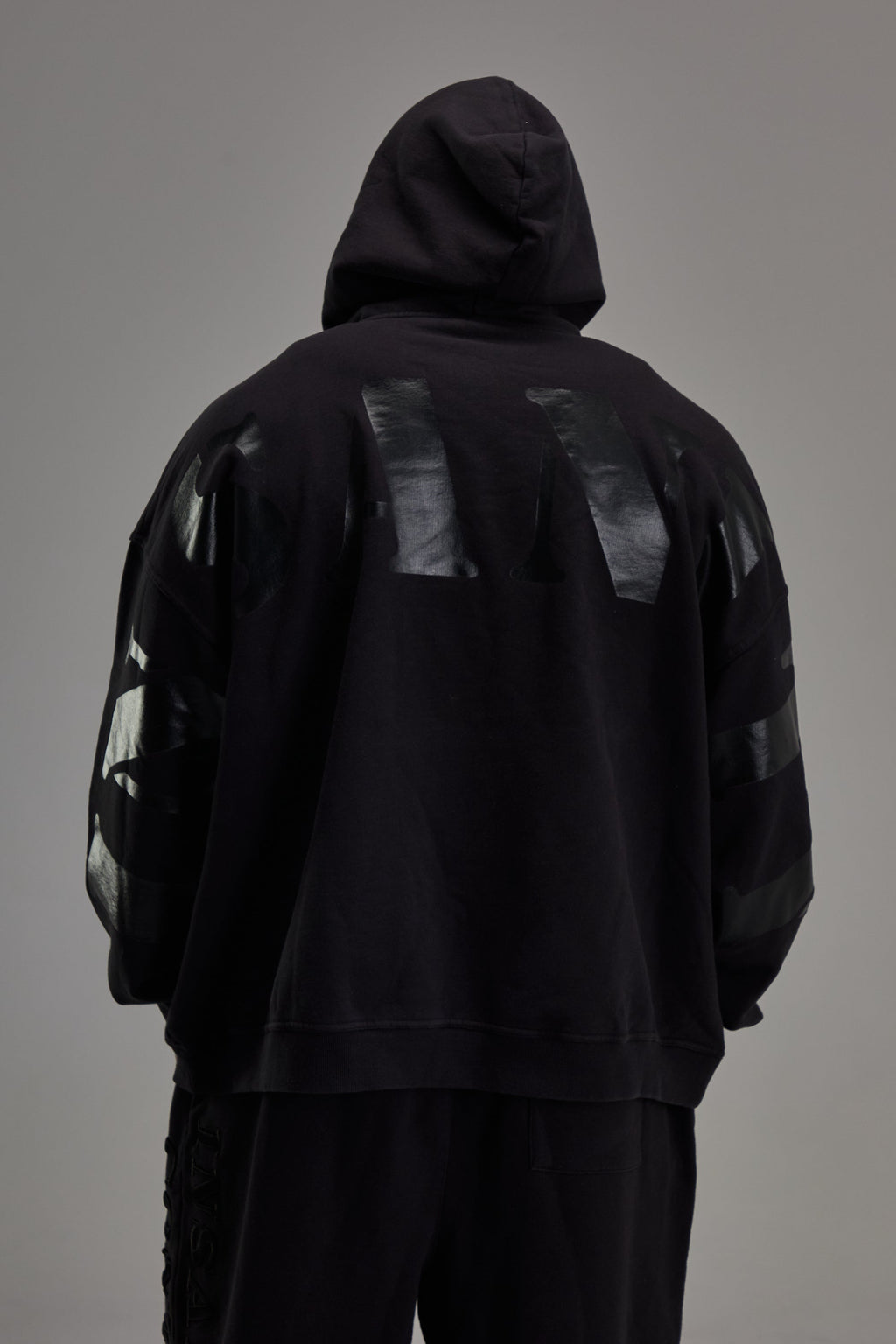 Signature Pullover - Blackout