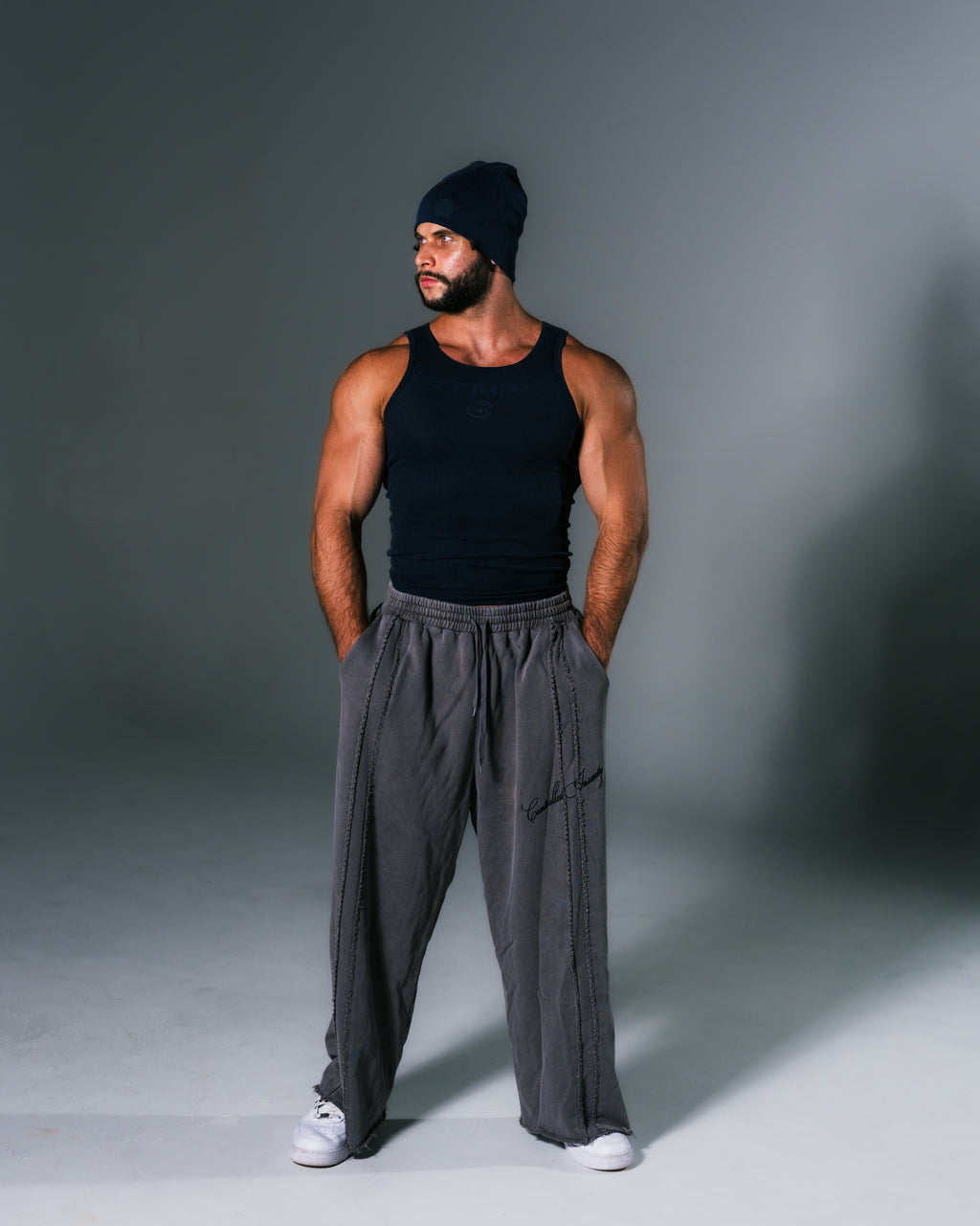 Signature Wideleg Sweats Grey