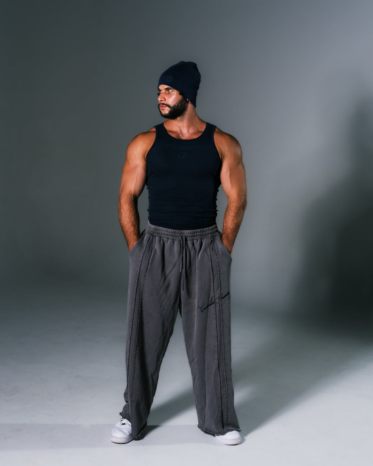 Signature Wideleg Sweats - Grey