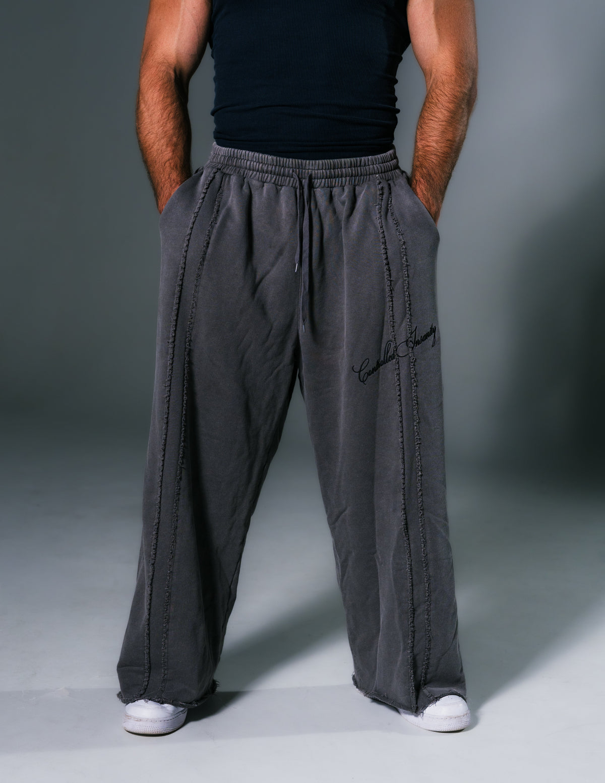 Signature Wideleg Sweats - Grey