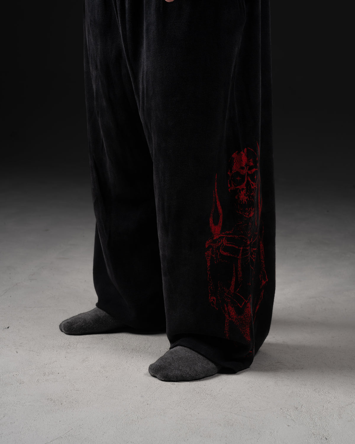 Reaper Waffleknit Sweatpants - Black W/ Red